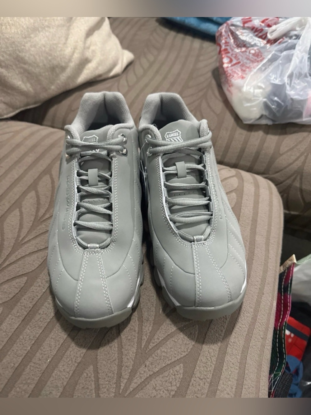 K-SWISS Men's Low-Top Lace-Up Sneakers in Light Gray